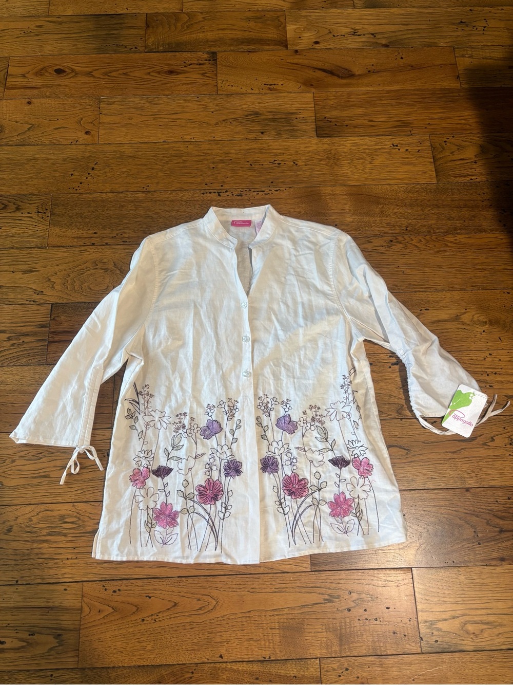NWT Cappagallo Women’s White Button-Front Floral Embroidered Tunic Linen Blend